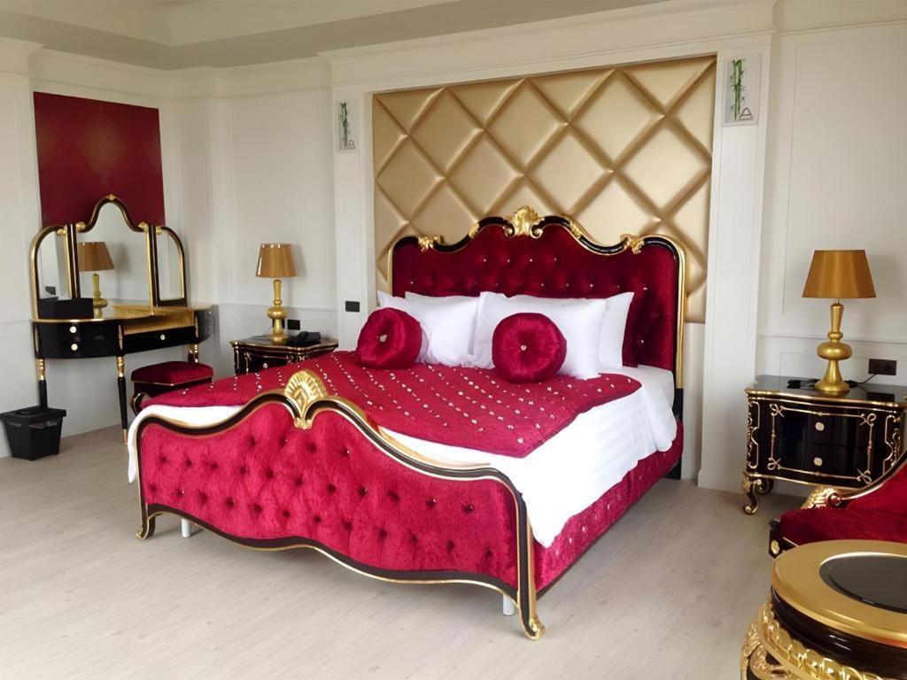 Alvarez Hotel Buriram Extérieur photo