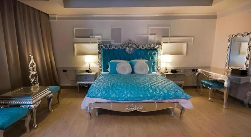 Alvarez Hotel Buriram Extérieur photo