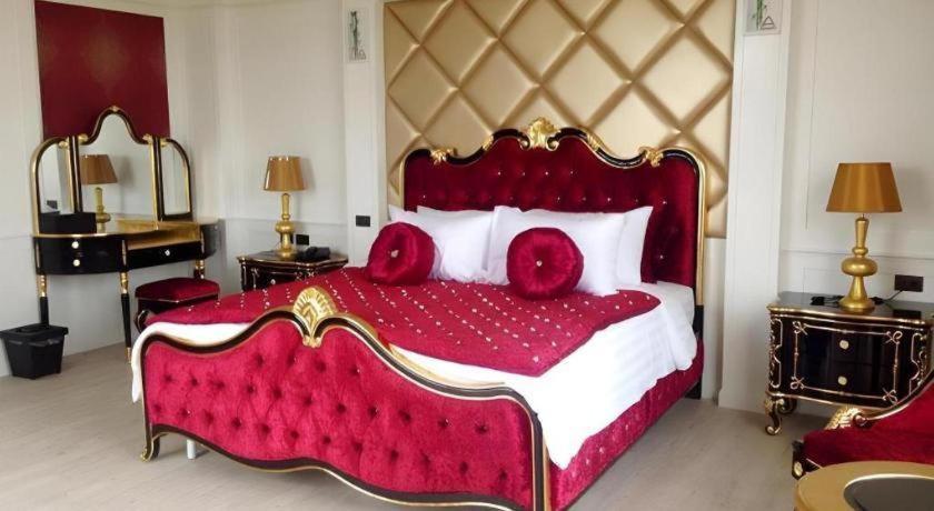 Alvarez Hotel Buriram Extérieur photo